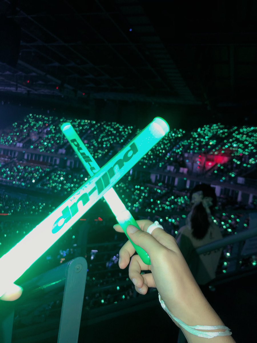 RubybyRuby's tweet image. เราจะรอพี่ๆกลับมา 7 คนน้าาา 💚✨ วันนี้สนุกมากๆ ขอบคุณที่เป็นความสุขให้พวกเรา #PULLUPwithMarkTuan_Day3 #got7 #mark #bambam