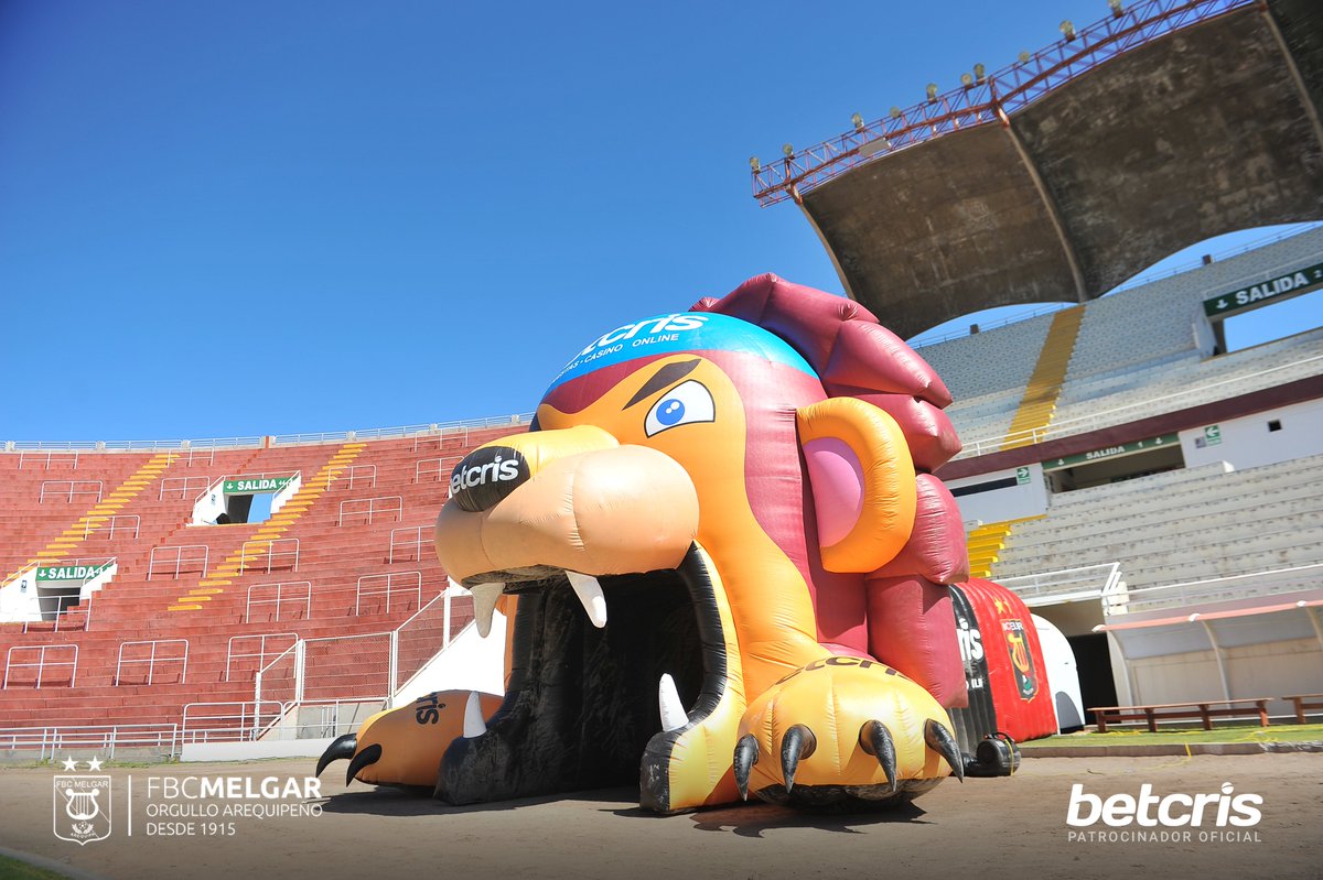 MelgarOficial's tweet photo. Ufffff, pero qué elegancia ¡eh! 🦁... ¡HOY LEONCCO SE VISTE DE GALA! 😎❤️🖤 Gracias a nuestros amigos de @betcrisperu, patrocinador oficial del DOMINÓ. 🤜🤛

¡Nos vemos desde las 12:30pm! 👊 https://t.co/i3PPPTlqWP