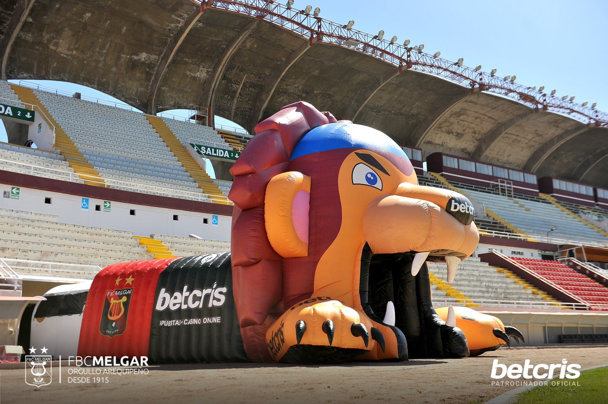 MelgarOficial's tweet photo. Ufffff, pero qué elegancia ¡eh! 🦁... ¡HOY LEONCCO SE VISTE DE GALA! 😎❤️🖤 Gracias a nuestros amigos de @betcrisperu, patrocinador oficial del DOMINÓ. 🤜🤛

¡Nos vemos desde las 12:30pm! 👊 https://t.co/i3PPPTlqWP