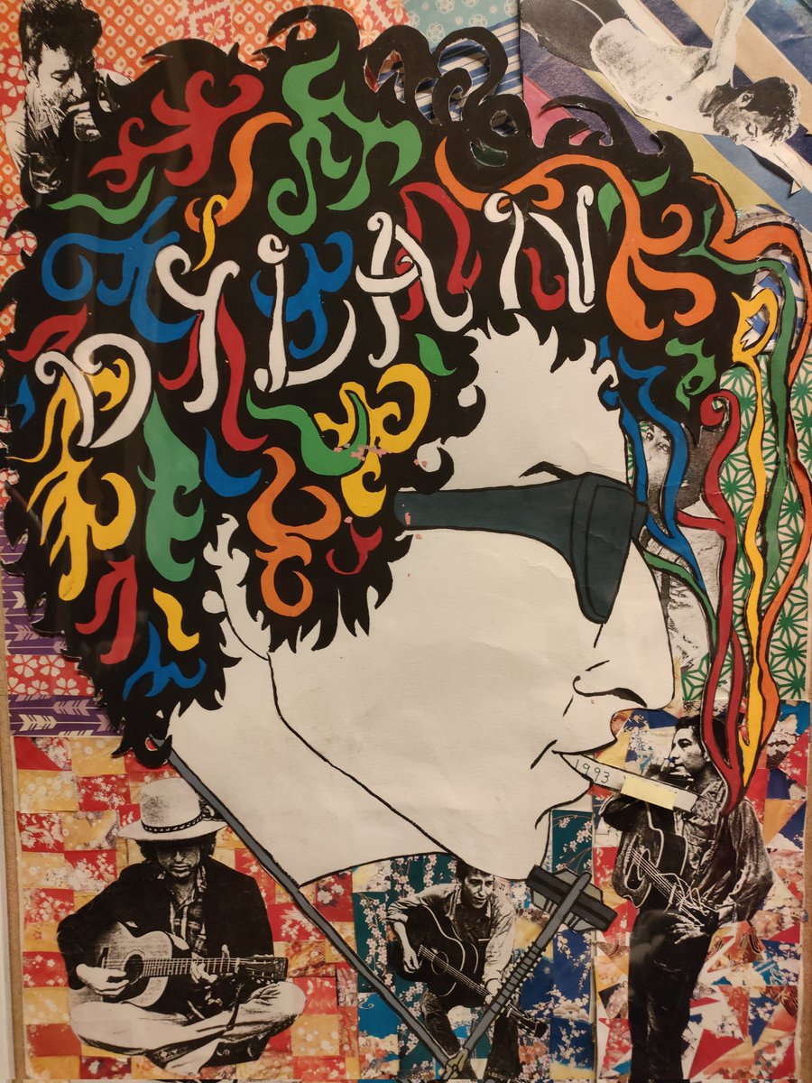 Jamira_75's tweet photo. 高校の頃描いたディランやザ・バンド。'94 Dylan広島、リチャードが自殺しロビー不在のザ・バンドの大阪公演に行けたが、その後リックもリヴォンも死んでしまった。Bowieも死んでしまった。偉大な人々や素晴らしいものごとを記憶に刻み込みたかった。死んでも歌声は残り続けるから死ぬまで聞き続ける。 https://t.co/EzwPyUNrV4