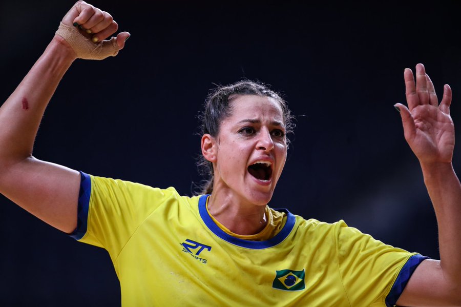 Qual atleta feminino foi eleita a melhor jogadora de handebol na década de 2011 2021?