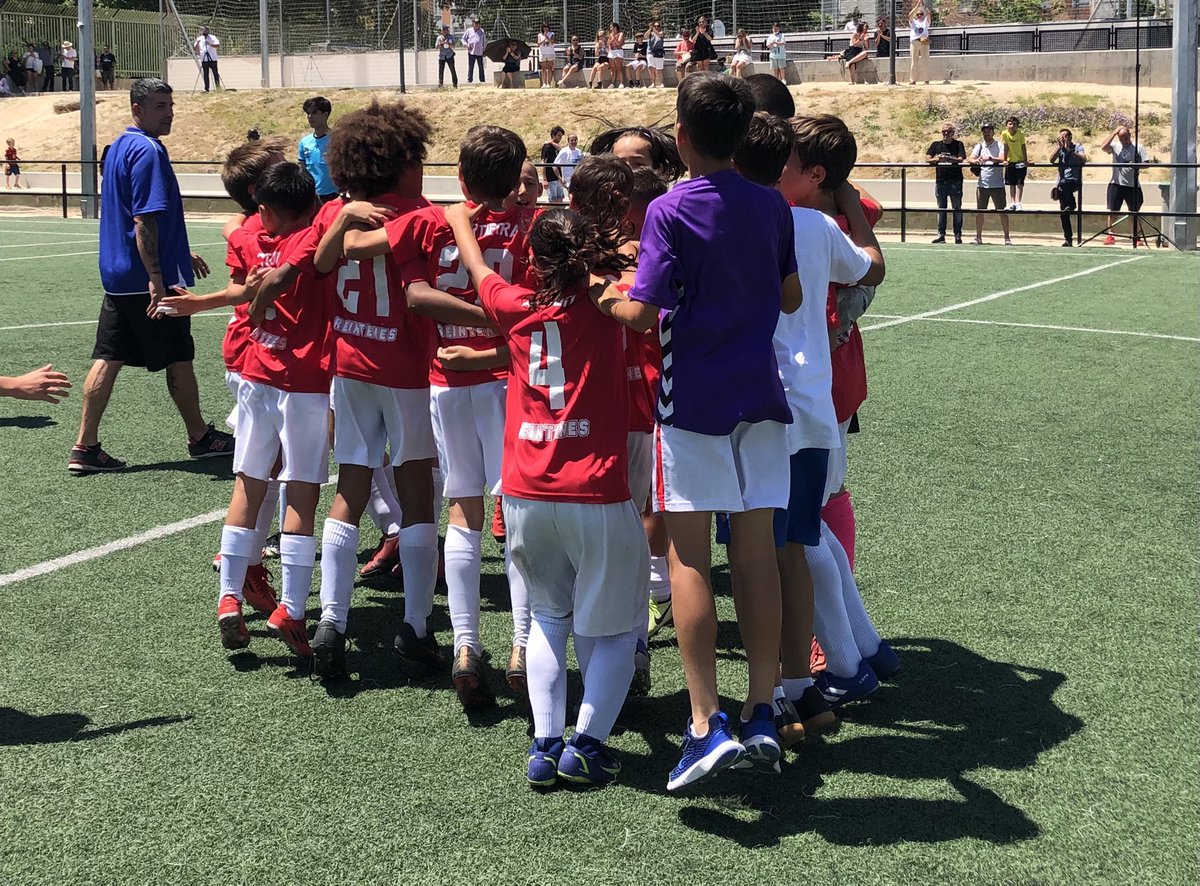 OVButarque's tweet photo. El Alevin A F7, campeón de Liga del gr 3 de Autonómica, tras vencer 8-1 a la AD Illescas en @villotabutarque Broche de oro a un gran temporada donde han terminado invictos. #VamosButarque @AVIButarque @RFFM_oficial @JMD_villaverde @DistritoVillav https://t.co/hb0kGuEKA0