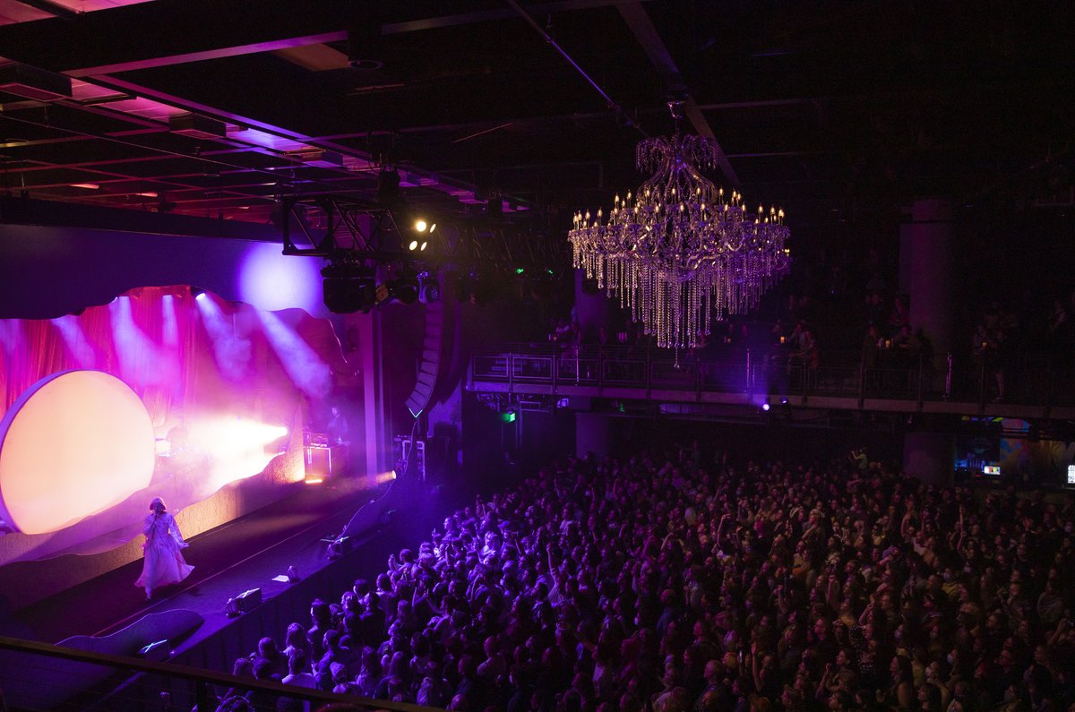LIVE // <a href="/AURORAmusic/">AURORA</a> transported fans into her magical world during a stunning and emotional performance at The Fillmore this week. Read more here:

giggoer.com/2022/05/29/aur…