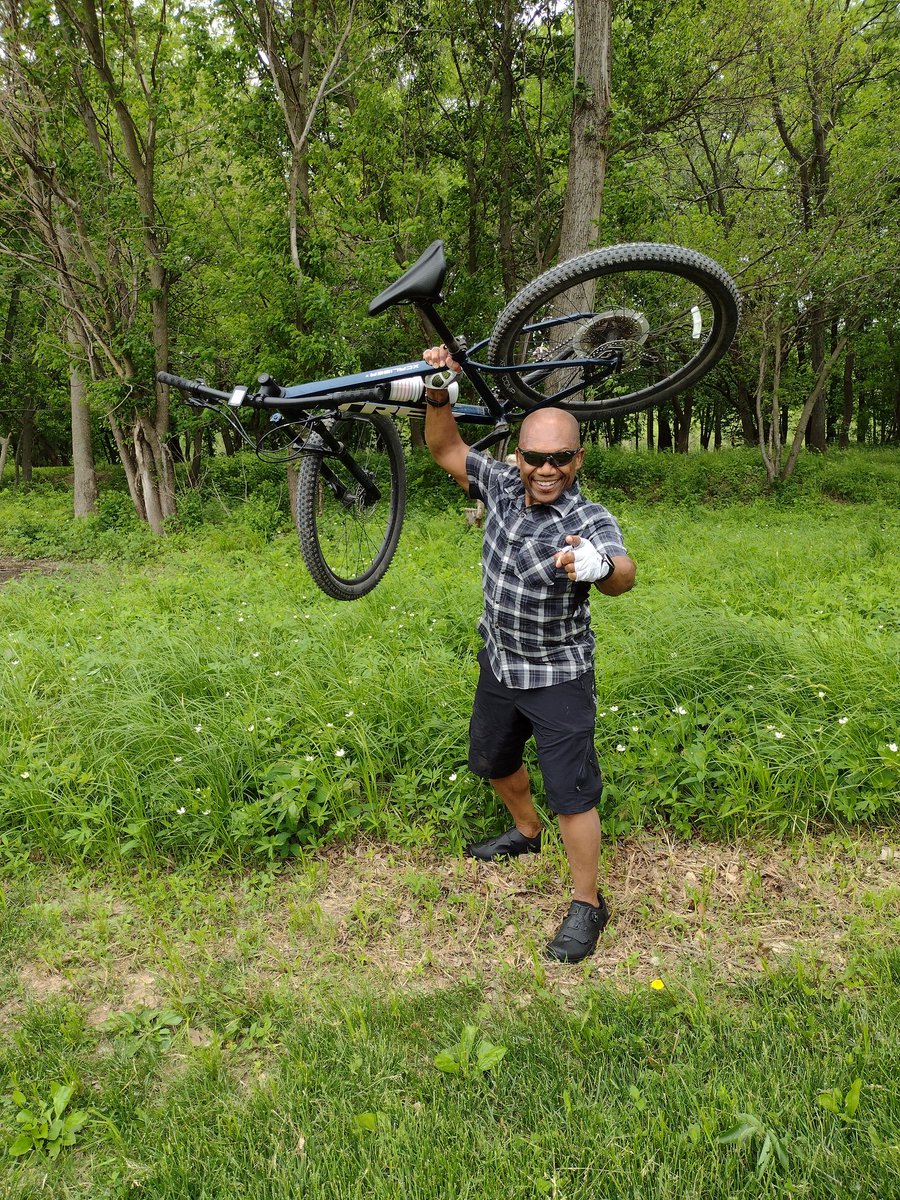 ross_wilburn's tweet photo. Thanks ICORR for your work maintaining natural surface trail systems at Coralville Lake/Sugar Bottom #MTBCycle trails! https://t.co/wTygv5XH4k https://t.co/KDNzBgYJz1