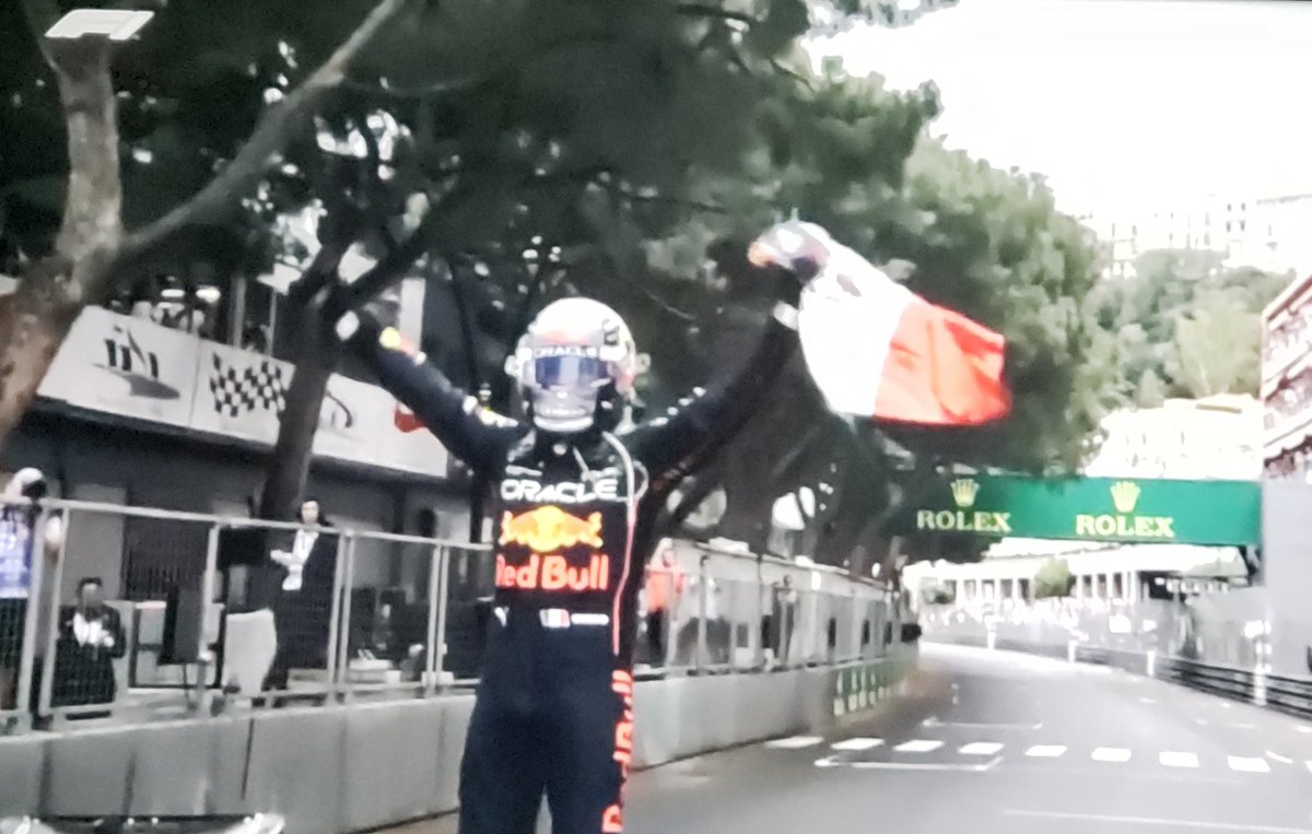 jsngb12's tweet photo. Felicidades @SChecoPerez por su 3era victoria de F1 en Monaco. Muchas gracias maestro!! #F1 #ChecoPerez  #champion https://t.co/4IZ17r6kfY