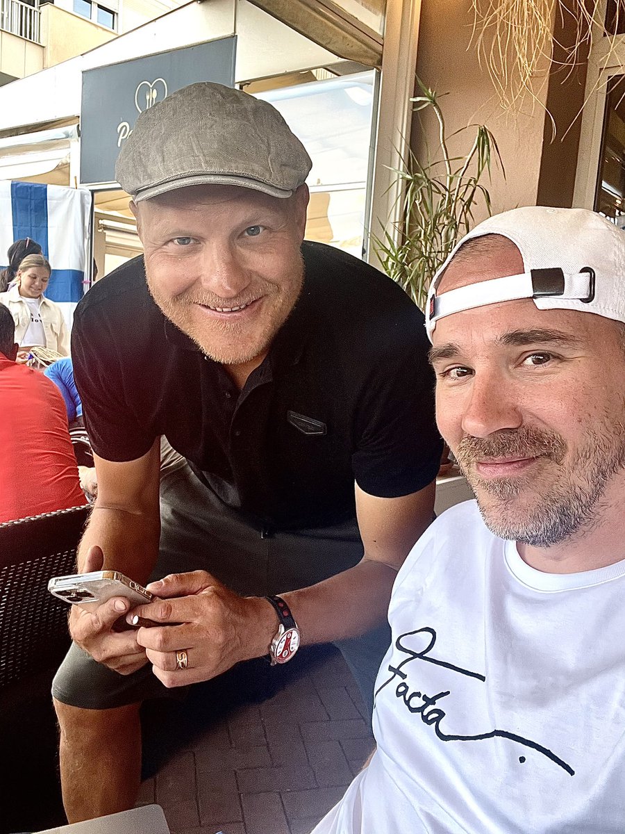 Espanjan kisastudio! Ole kiltti Mörkö ja lyö sisään, niin moni suomalainen pääsee muutamaa tuntia myöhemmin lyömään sisään. Vamos Leijonat! <a href="/KallePalander/">Kalle Palander</a> 

#mmkisat #Leijonat