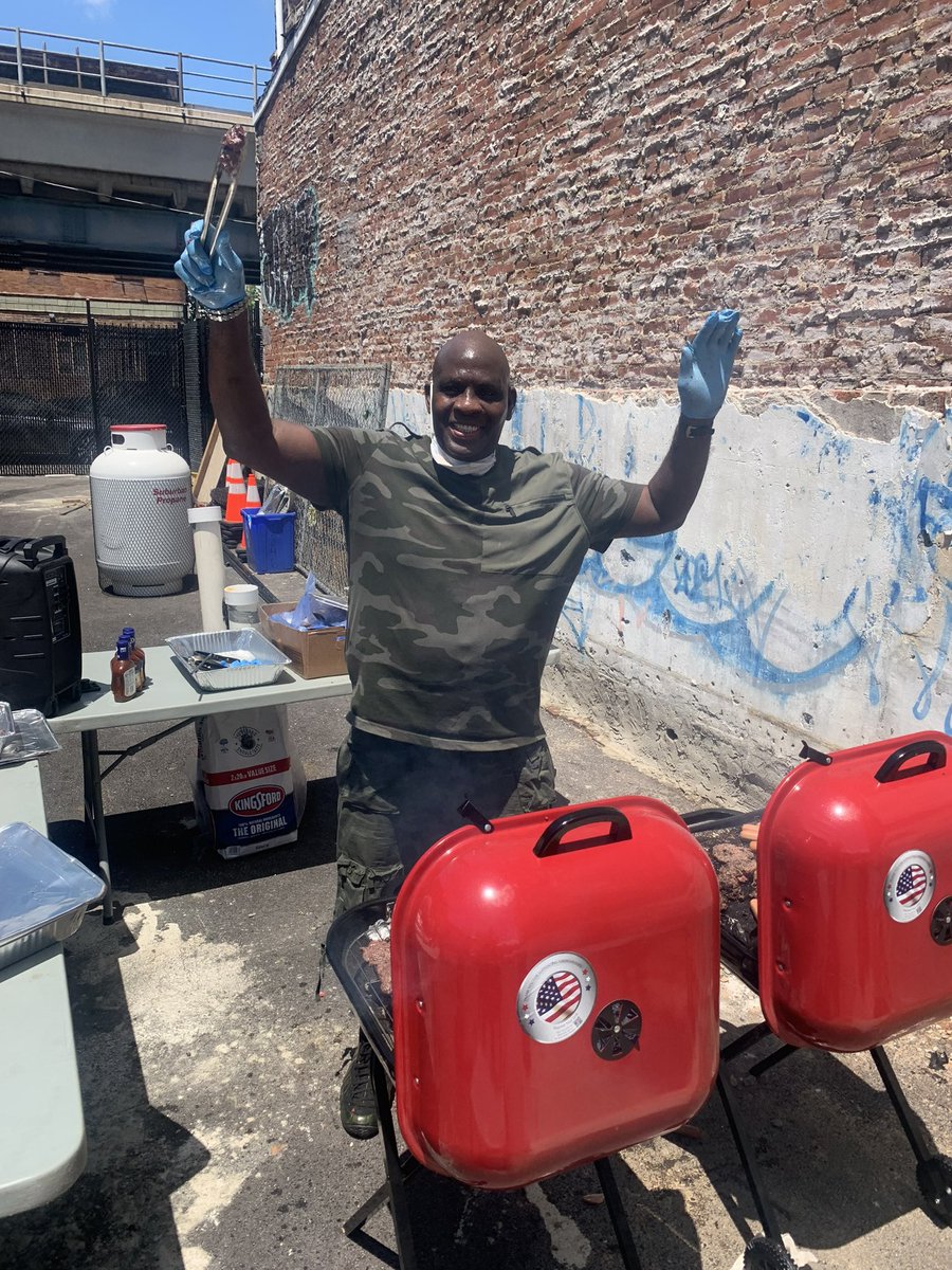 preventionpp's tweet photo. Our #MemorialDayWeekend cookout was a big success yesterday! Thanks to our new Director of Drop-in Services Reggie for putting this together and our wonderful staff for making it a fun (and delicious) event for our participants. #communitycookout https://t.co/PzQB7xm9WS