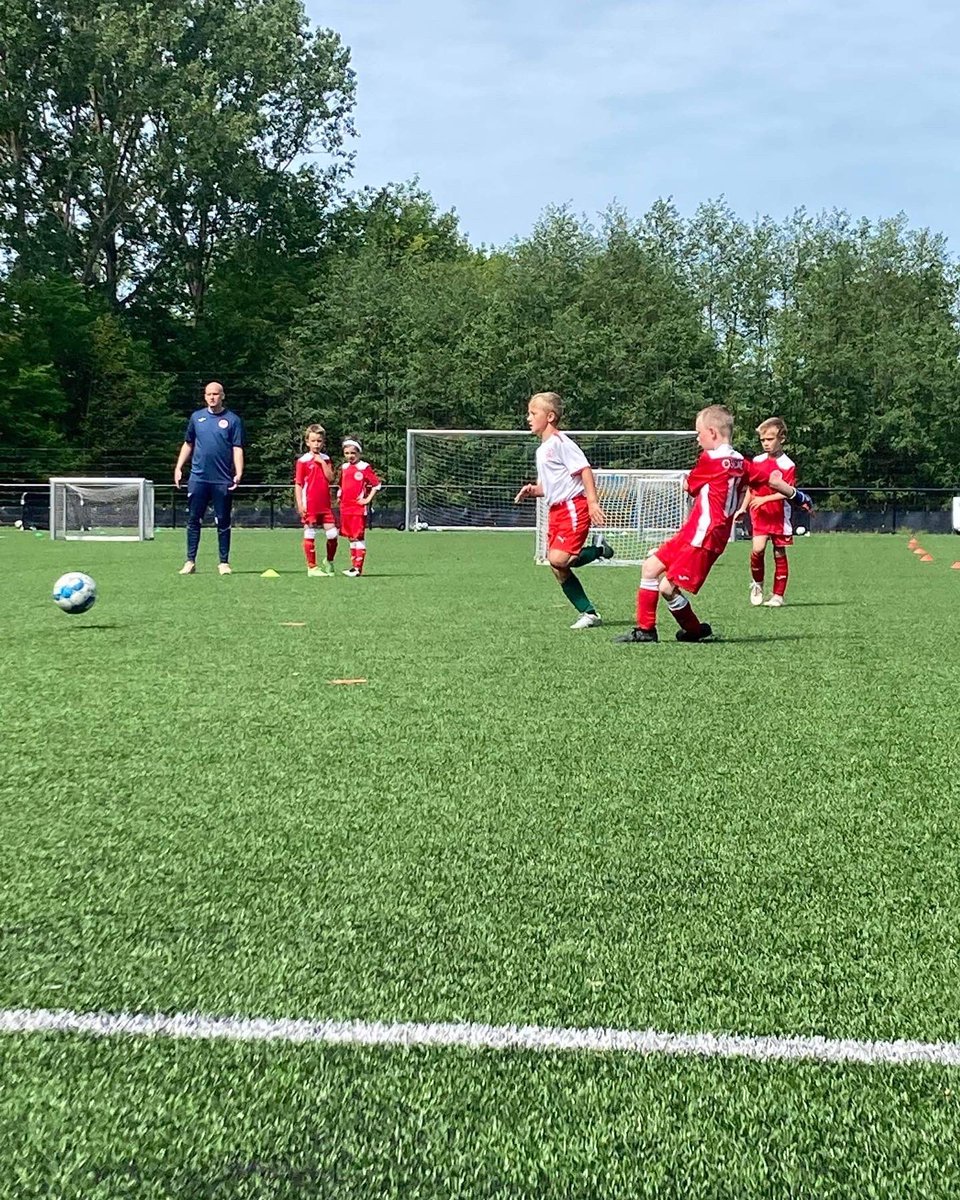 RBKoge's tweet photo. U8 vs BSF 

Vores U8 drenge havde i dag, på RBK Park i Køge, besøg af BSFs U8 drenge 

#rbkoge #rbkøge #rbk2020 #regionensboldklub #rbktoptalent #toptalent #mpbiler #unisport #puma #rbkbsf https://t.co/obi8hTDaMl
