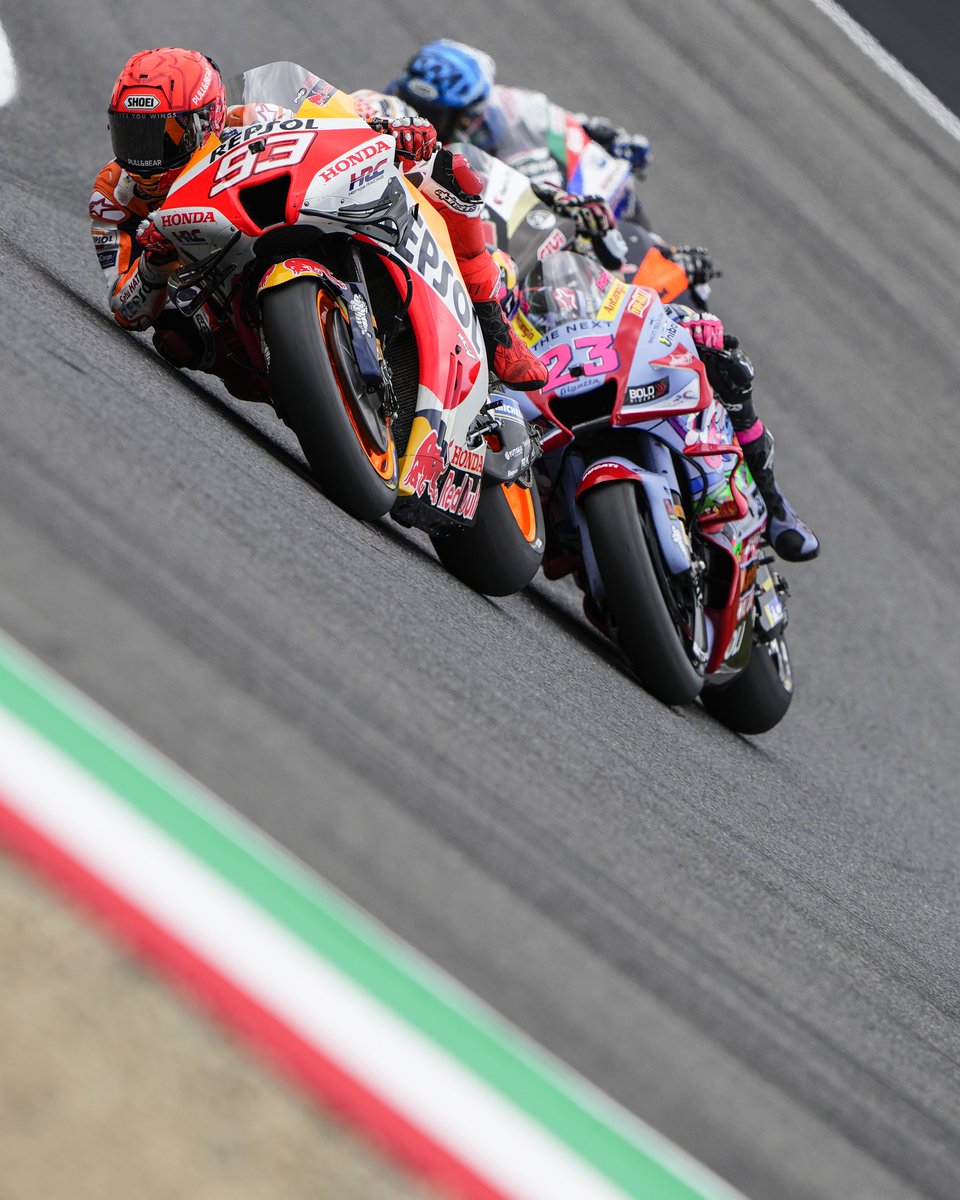 marcmarquez93's tweet photo. ¡Os echare de menos equipo! ¡Gracias por apoyarme durante todo este tiempo, por animarme y por sacarme una sonrisa cuando más lo necesitaba! Volveremos @HRC_MotoGP 💪🏼

#ItalianGP https://t.co/uOacbyShNu
