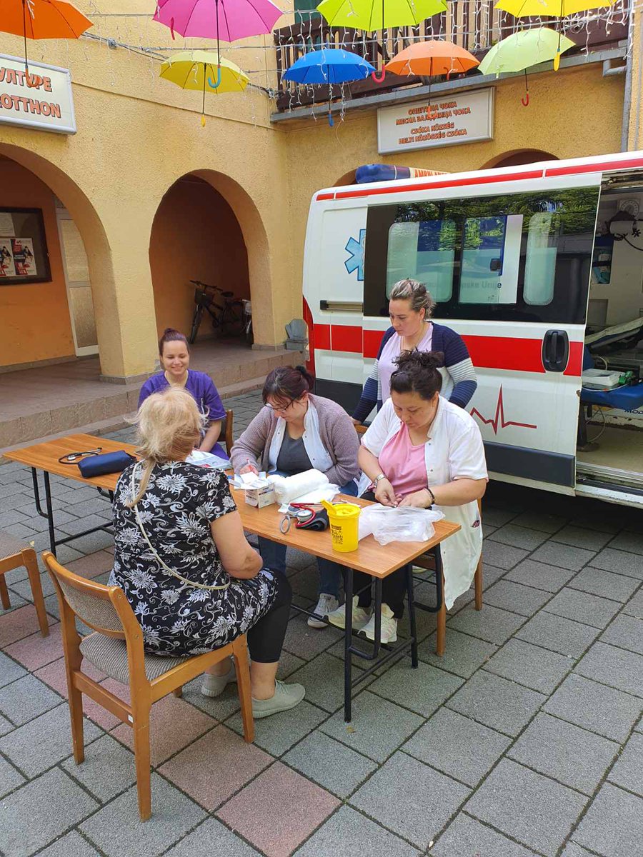 PokretM's tweet photo. Dan urgentne medicine pod sloganom "HITNO(J) POTREBAN ZAKON" u organizaciji Pokreta "pravo na život - Meri" i uz saradnju sa lokalnim domovima zdravlja, uspešno je obeležen u Čoki, Aleksincu i Svrljigu.
#SignACT #AKTivniGradjani #ActProjekat #ZajednozaaktivnograđanskodruštvoACT https://t.co/Ke4hav5Rqu