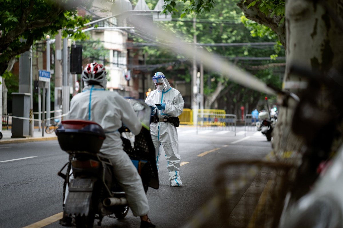 Police checkpoints that once lined the edges of each district in Shanghai seem to be disappearing, some still remain. #Lockdown
