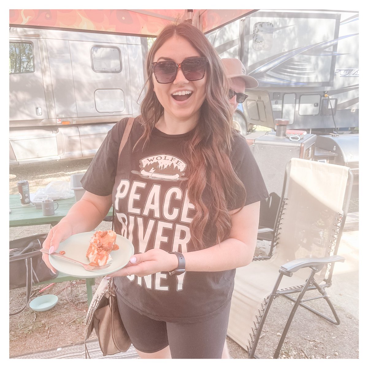 PeaceRiverHoney's tweet photo. All smiles to be partnered up with @youneedabbq for the @porkapaloozayeg #HoneyCookOff
Delicious Honey Graham Cracker Crust Cheesecake with a Peace River Bourbon Hot Honey Caramel Sauce & Honey Roasted Nuts.
Thank you @ABCbeekeepers for all the work you do to showcase #ABHoney https://t.co/WnkaUUnCgw