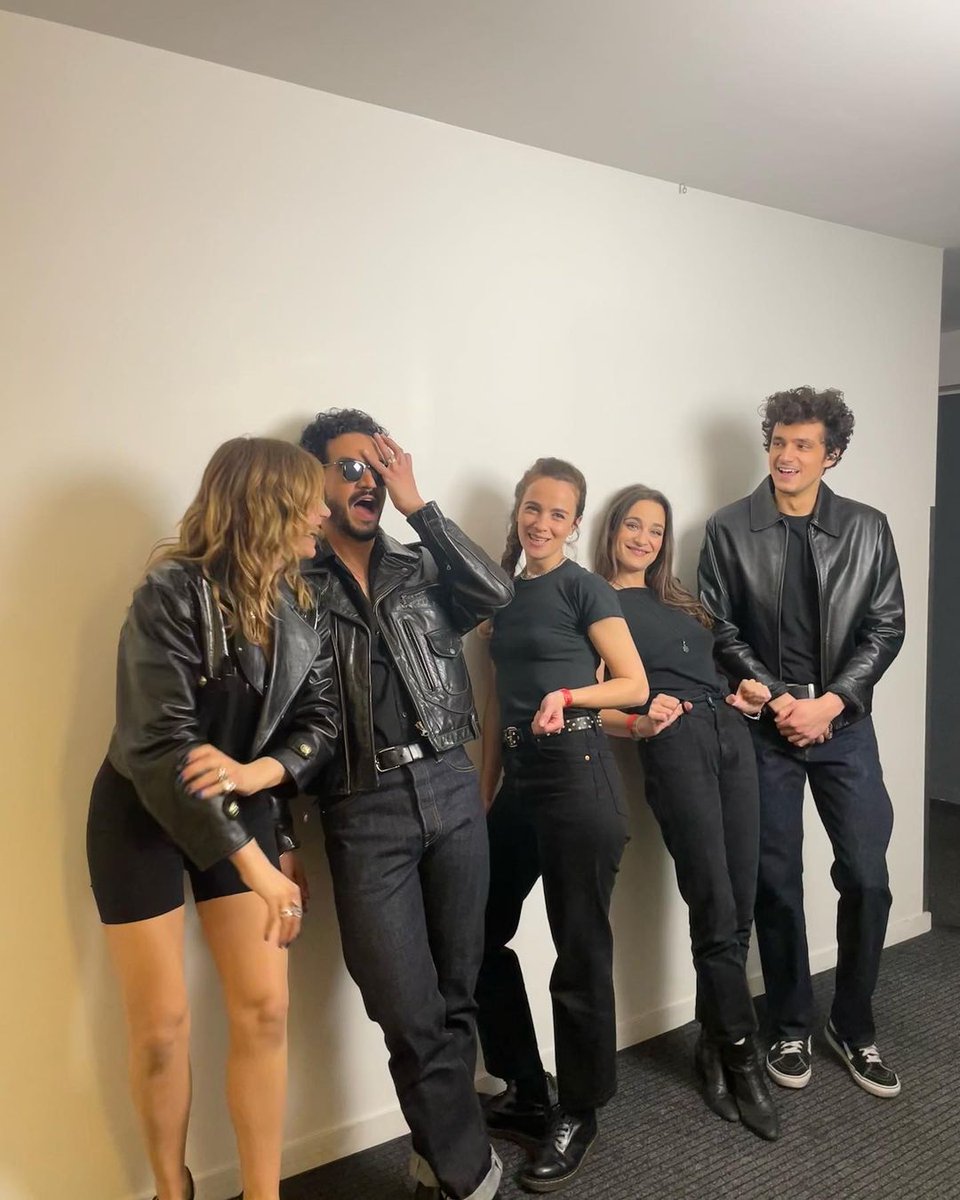 IZÏA HIGELIN tweet media