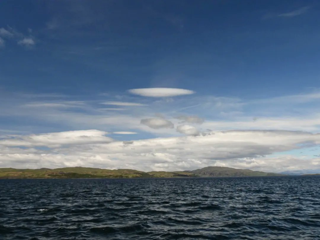 HeartofArgyll's tweet photo. Between the hills and mountains and magnificent sea lochs, islands and the sea,there's always something to make you smile in the Heart of Argyll. Four faves from my weekend. Walking and sailing. #lochfyne #soundofjura #papsofjura #reddeer #arrocharalps #wildaboutargyll #Argyll https://t.co/KRDgtZtpKs