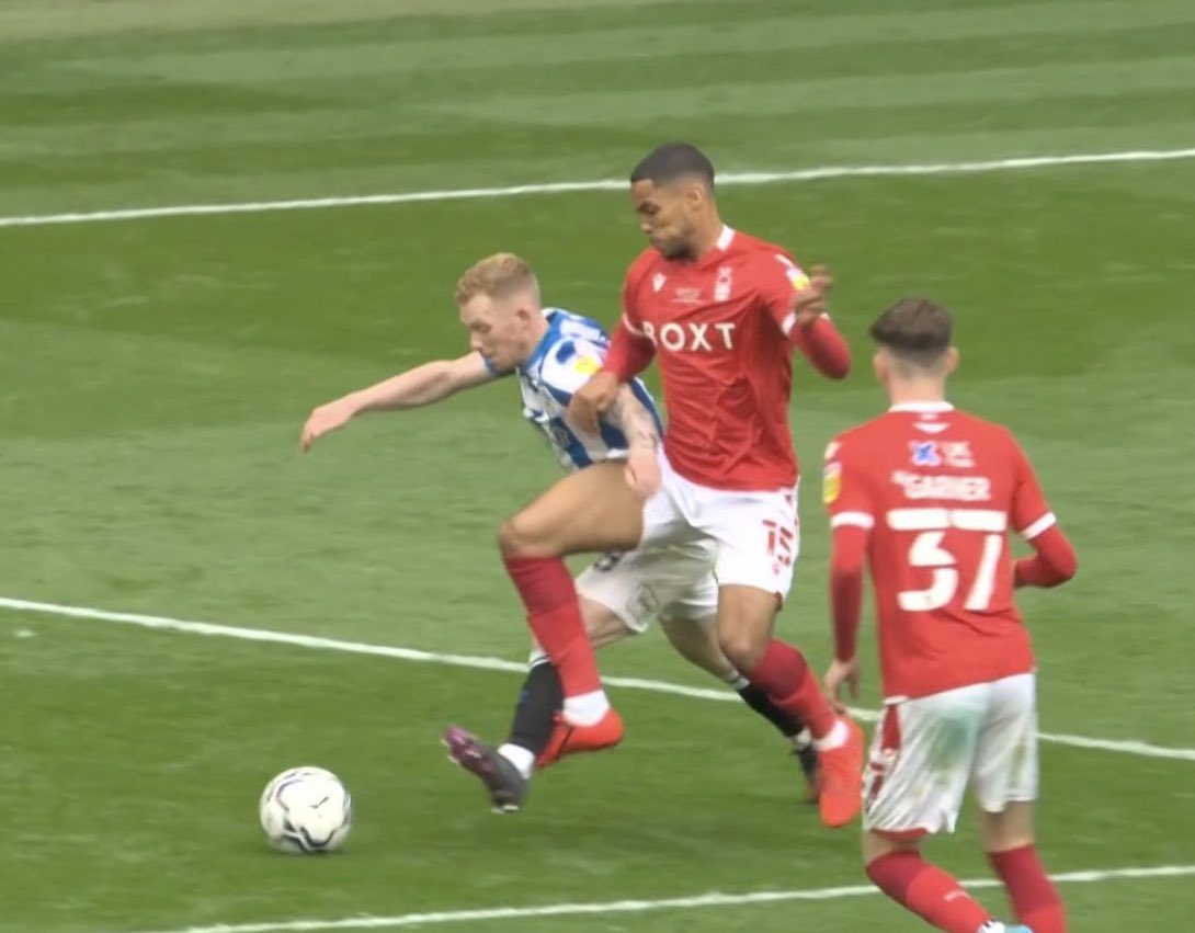_neil95's tweet photo. VAR brought in to ensure a team doesn’t get promoted based on a poor decision and look what happens https://t.co/wG7QeZzOC1