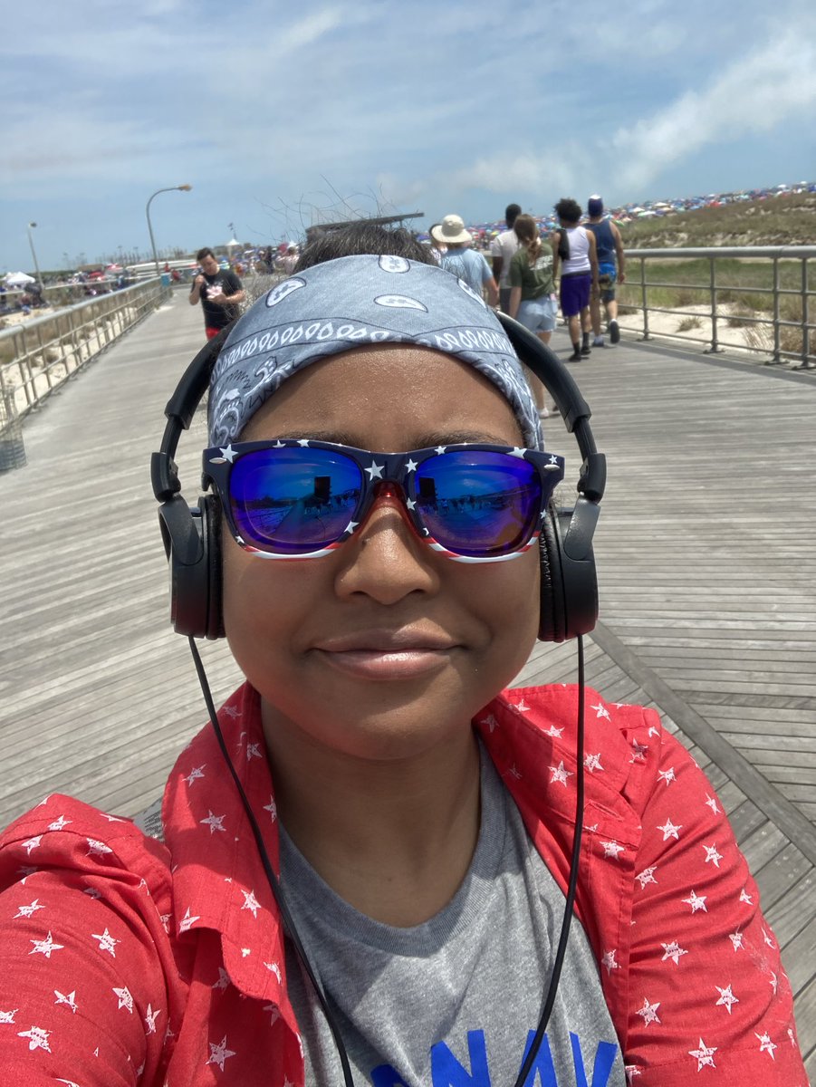 SpiveyJael's tweet photo. I’m in Long Island https://t.co/UoANSHkW5N