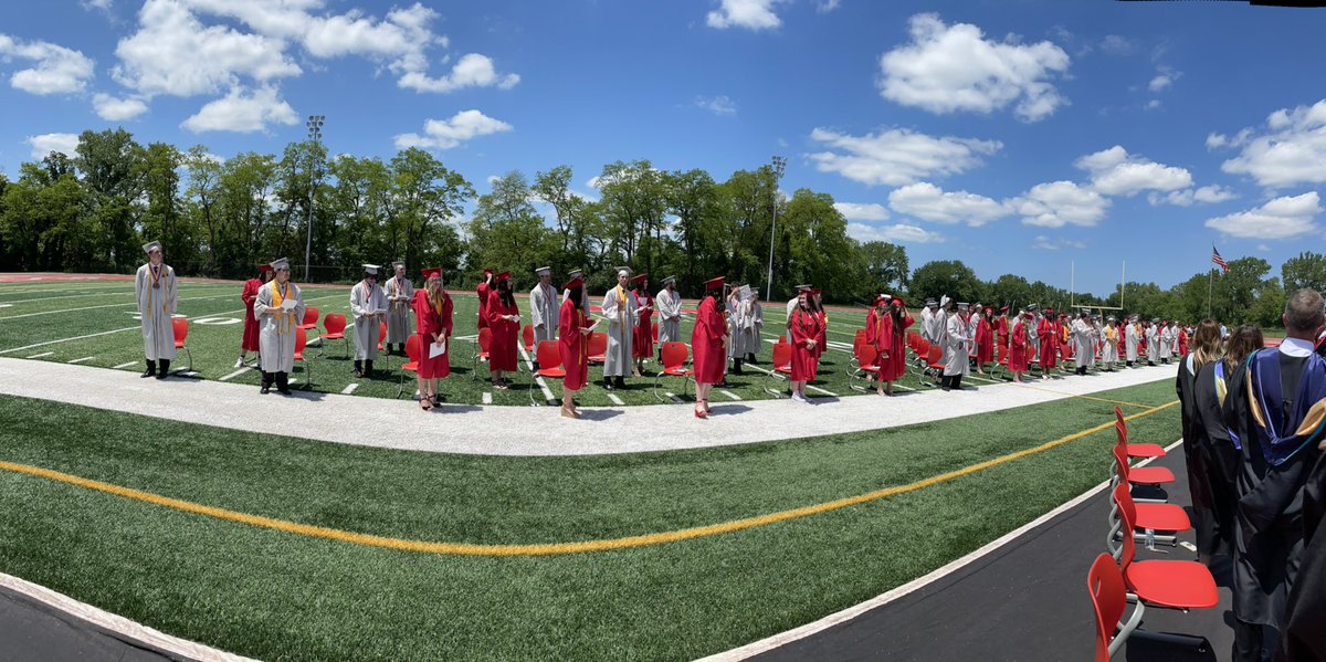 CuyhtsAD's tweet photo. Congratulations Class of 2022! https://t.co/F8ujUvYCFP