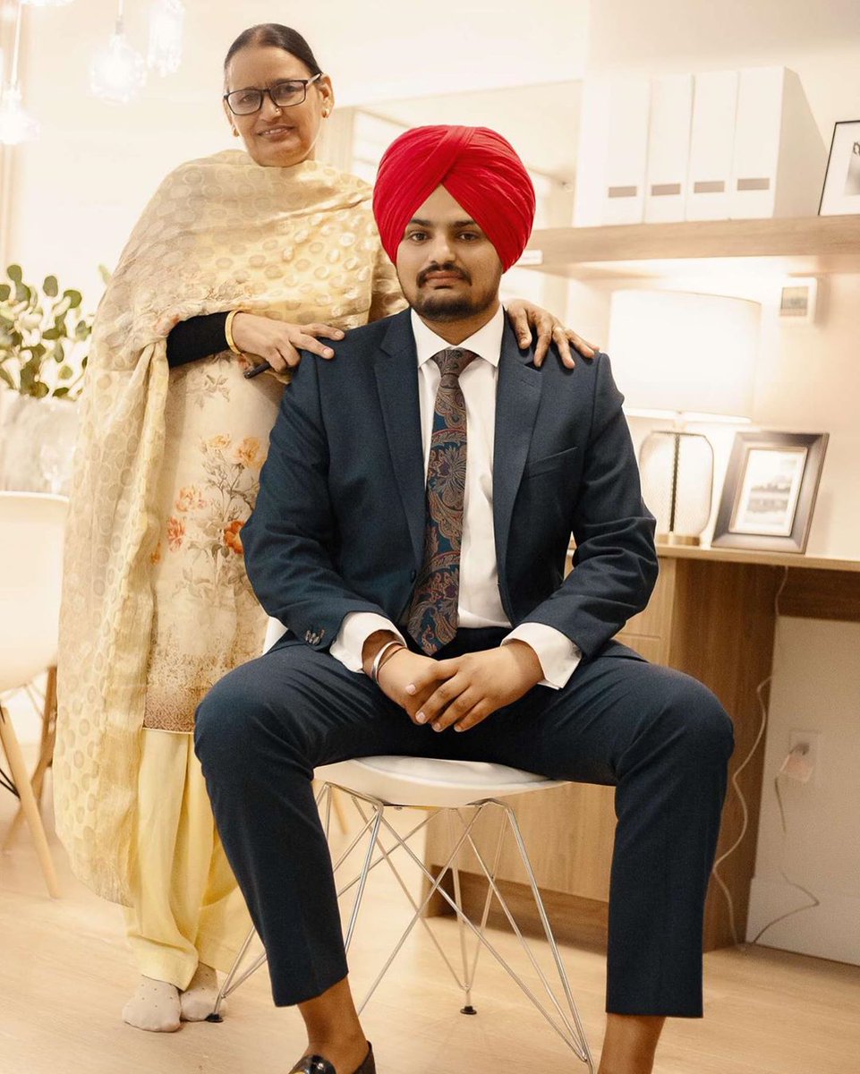 Ch_RanjitSingh's tweet photo. कुछ घंटे पहले पंजाब के जाने माने चेहरे सिद्धू मूसेवाला के साथ जिस प्रकार का अन्याय हुआ है, गोलियों से छलनी कर उनकी हत्या कर दी गई है। यह बहुत ही दुखद घटना है।
ये घटना पंजाब की कानून व्यवस्था को स्पष्ठ रूप से बयान करती है। https://t.co/NygAfHNhMh