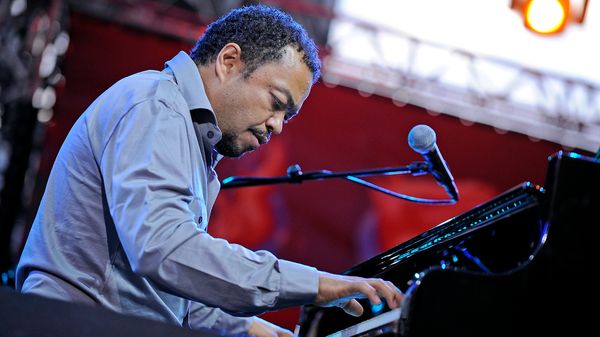 CapitalJazzClub's tweet photo. #NowPlaying, 'Open The Door', off #MarioCanonge's *Rhizome*. (2004). The #CapitalJazzClub984, with #JacobAsiyo & @KaimaMwiti.
Drums: Antonio Sanchez
Electric Bass: Michel Alibo
Vocals: Gino Sitson
Piano: Mario Canonge
Saxophone: Jacques Schwarz-Bart. https://t.co/lxcxpHLfJh
