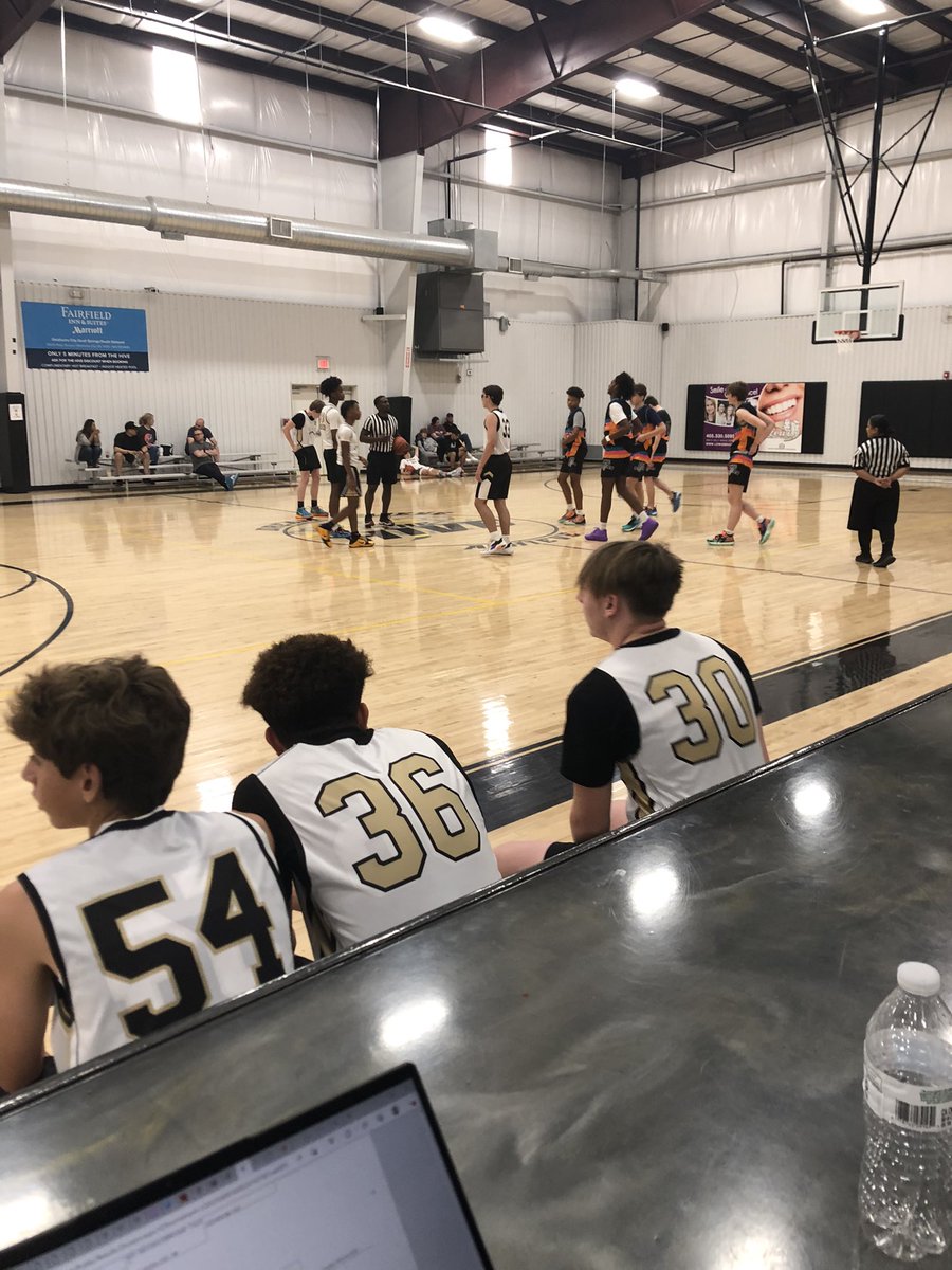 NxtProHoops's tweet photo. 15u Purple Championship: More championship basketball incoming between OKC Energy and KC Spurs.

@EnergyBballOKC / @KCSPURSBBALL #NXTPRO https://t.co/XDBKw0pGXb