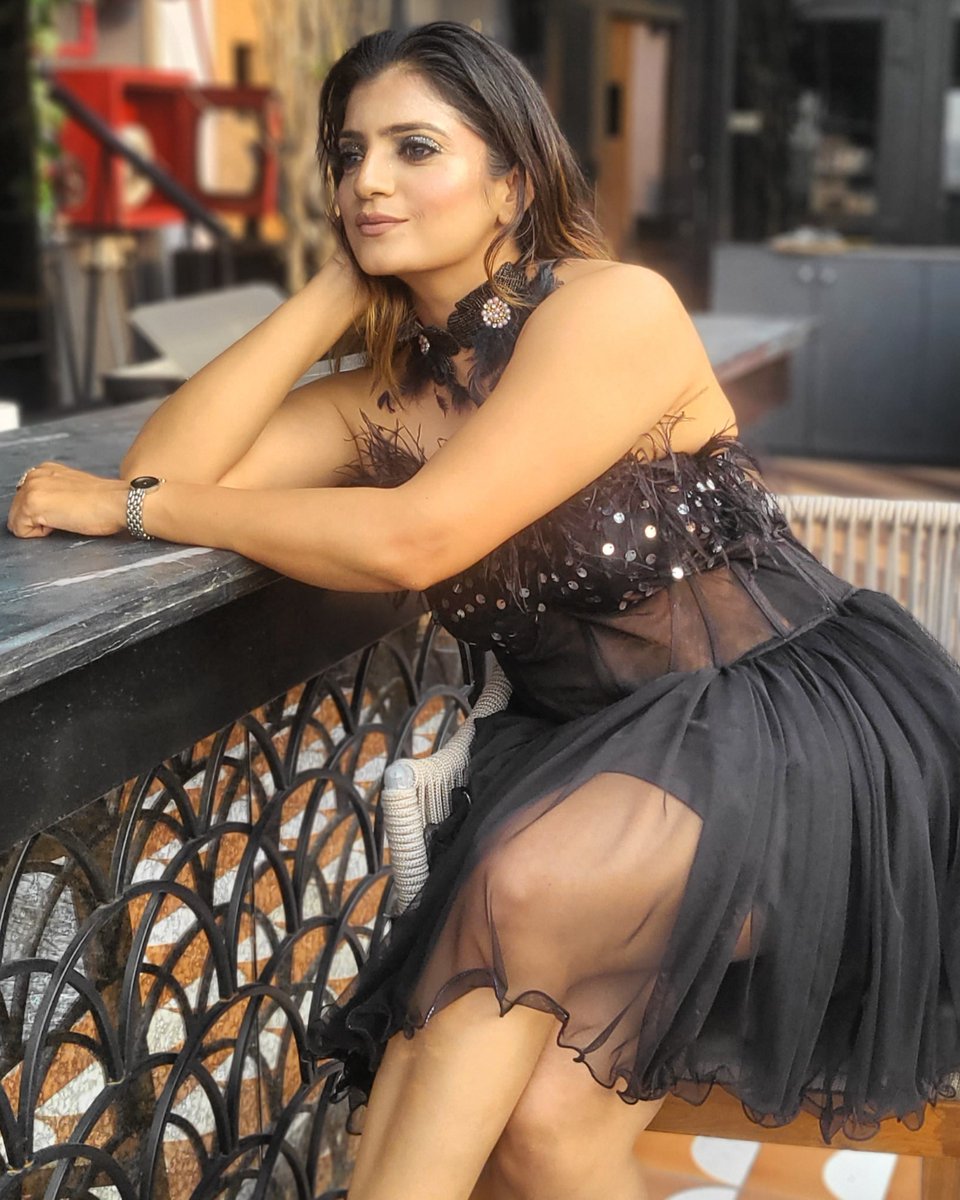 TejasmitaM's tweet photo. Be your own attitude 
Styled by @sunainakarora
@thefashioncapsule #badassbitch #ootd #selflove #blackisnewsexy #superwoman #ironaddict #mrsindiainme #happyme #becrazy #bebold #beyondcreation #fitnessaddict https://t.co/BoXscVask3