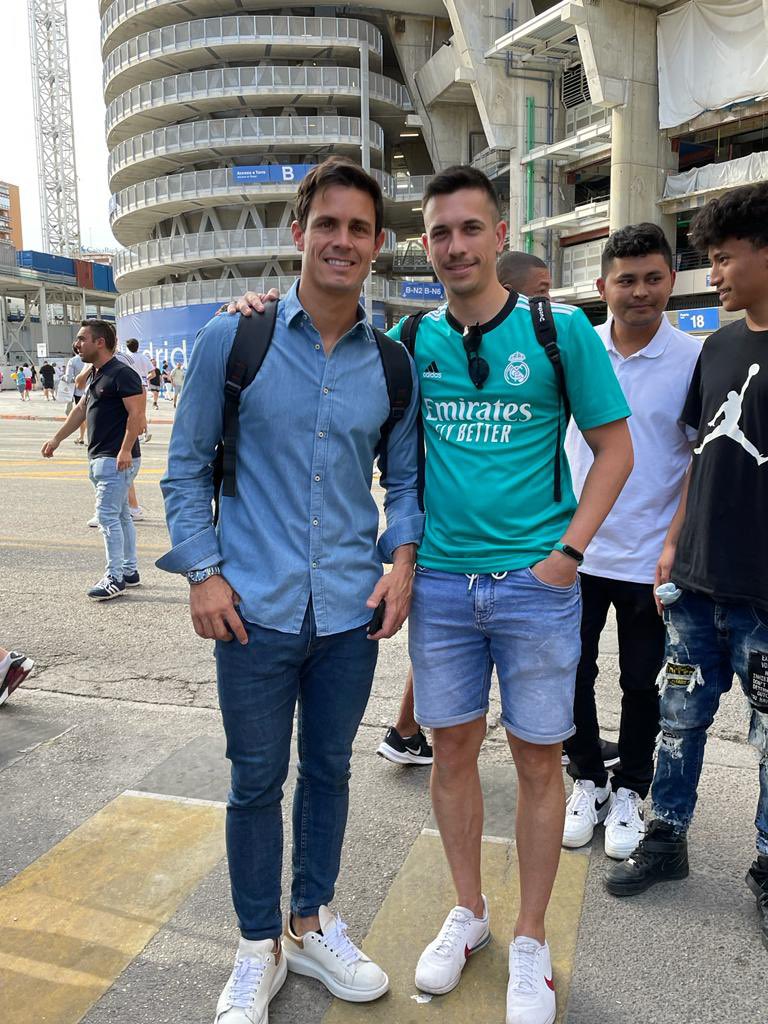 jontra21's tweet photo. Exclusiva desde el bernabeu la 14!!!
@DarioMonteroG @EduAguirre7 @elchiringuitotv @jpedrerol https://t.co/itPTxCYEbv