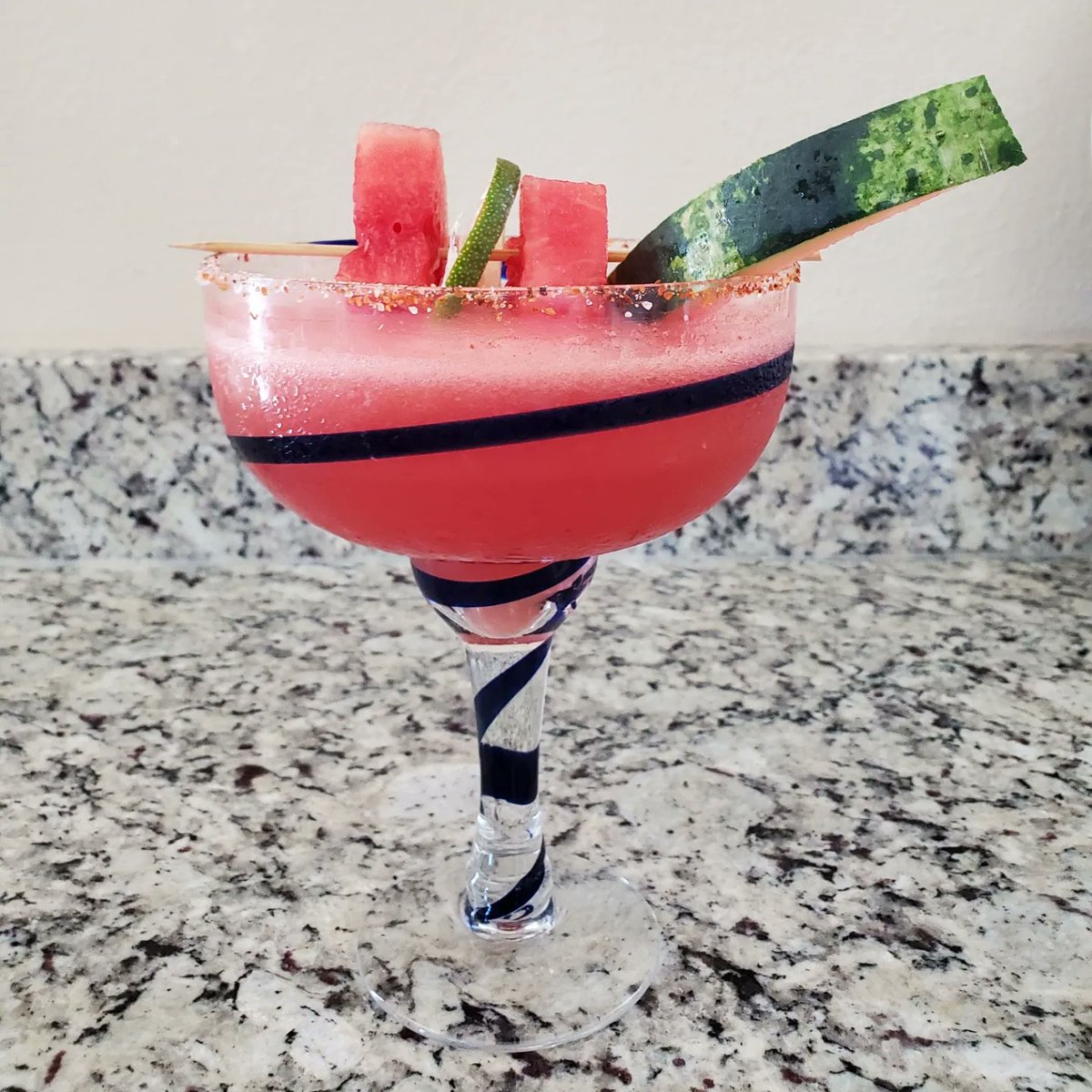 andi_daisy26's tweet photo. Watermelon Margaritas with a Tajin and Pink Himalayan Salt Rim #Summer #PuppyPool #FlamingoWateringCan #ManItsHotOutHere #SunnyFlorida☀️ https://t.co/SZrtbfldub