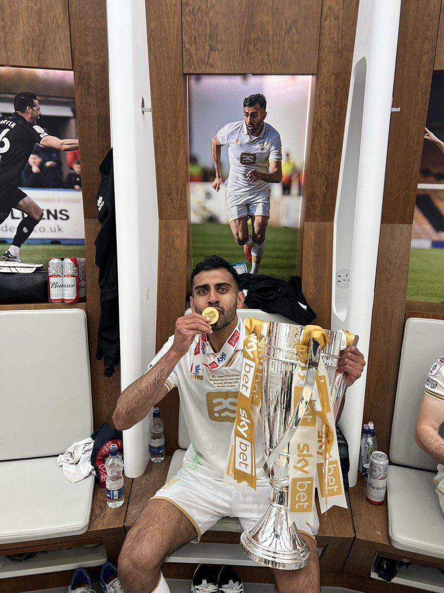 Best day of my life!!!! Scoring at Wembley and getting promoted with <a href="/OfficialPVFC/">Port Vale Football Club</a> what dreams are made of! Hi🙏🏽😍 UP THE VALE 🖤🤍 You fans 🫡😍…. Again nothing but the upmost respect for <a href="/mansfieldtownfc/">Mansfield Town FC</a> 👏🏽