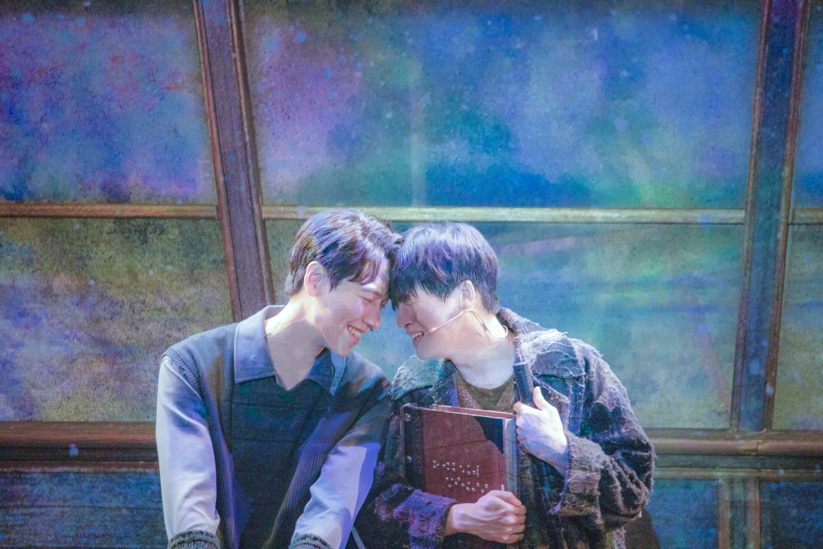 220529 밤
은하철도의 밤 스페셜커튼콜
M16. FINALE - 별이 되어

조반니役. #김리현 
캄파넬라役. #윤승우