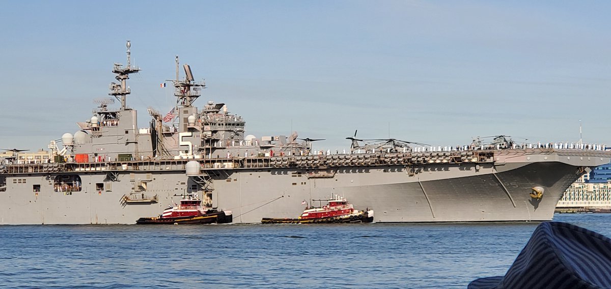 JakeGallin's tweet photo. It is good to see that Fleet Week has returned to NYC. Thank you to the @USONewYork  for hosting the viewing of the Parade of Ships.
Your Neighbors, The Gallin Family
@the_USO @USNavy #FleetWeekNYC https://t.co/hriN9O9ls5