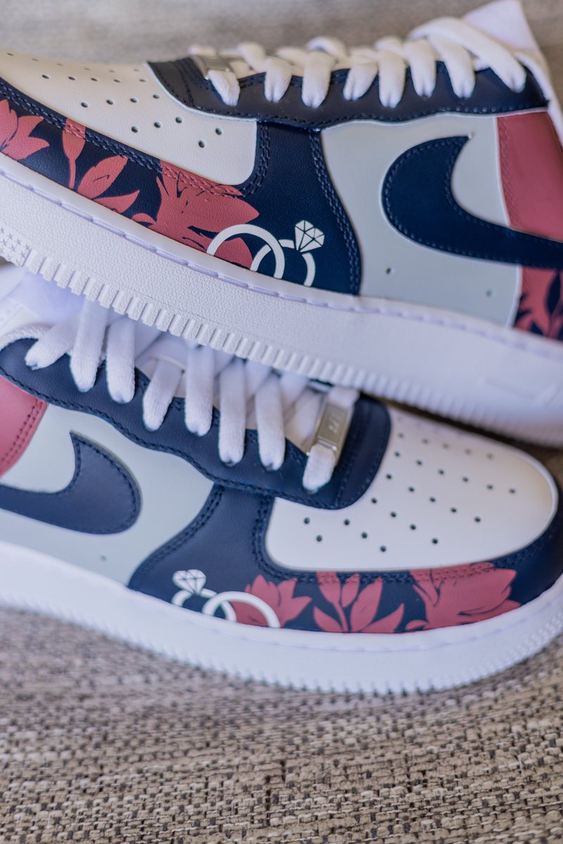 jada_theblock's tweet photo. These wedding colors 🤩

#weddingshoes #weddingsneakers #wedding #groom #customsneakers #custom #customshoes #customairforce #customairforce1 #customairforces #customaf1 https://t.co/Wfh6lIUyCd