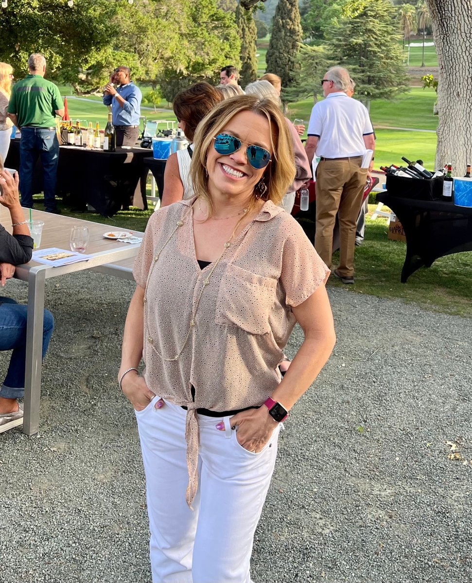 ovviawellness's tweet photo. Time outside with friends, good food + wine = good times! What are you up to this weekend? #ovvia https://t.co/Pd4NxDOOzR