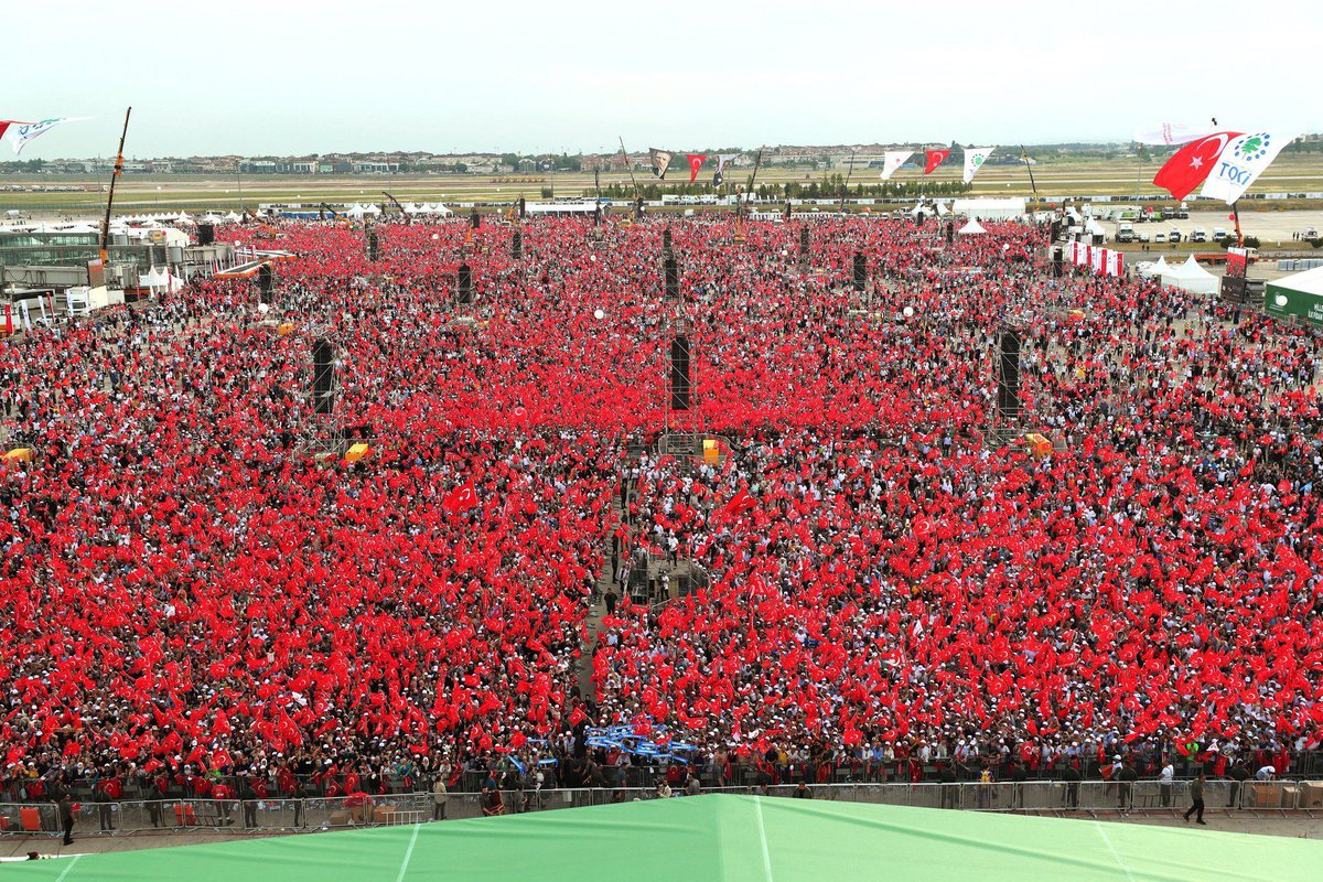 MHP_Bilgi's tweet photo. Cumhurbaşkanımız Sayın Recep Tayyip ERDOĞAN ve Genel Başkanımız Sayın Devlet BAHÇELİ, “İstanbul'un Fethi’nin 569. Yıl Dönümü Programı ve Atatürk Havalimanı Millet Bahçesi Fidan Dikim Töreni”ne Katıldılar. https://t.co/koNLOTv3Je
