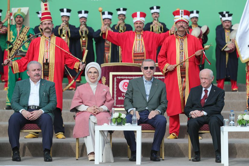 MHP_Bilgi's tweet photo. Cumhurbaşkanımız Sayın Recep Tayyip ERDOĞAN ve Genel Başkanımız Sayın Devlet BAHÇELİ, “İstanbul'un Fethi’nin 569. Yıl Dönümü Programı ve Atatürk Havalimanı Millet Bahçesi Fidan Dikim Töreni”ne Katıldılar. https://t.co/Pneso3i3ot
