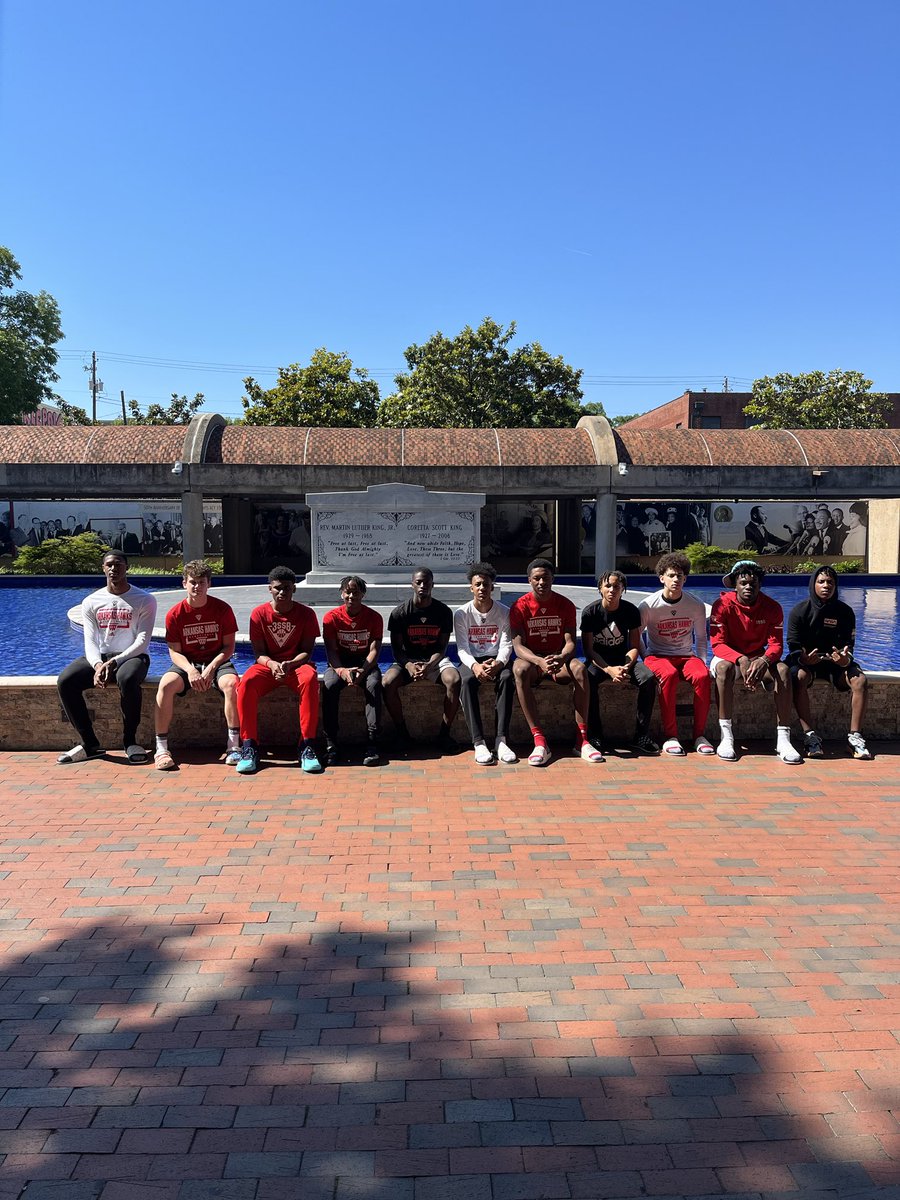 billrealdeal16's tweet photo. Arkansas Hawks at the MLK Center in ATL https://t.co/E9RTN0hNcl