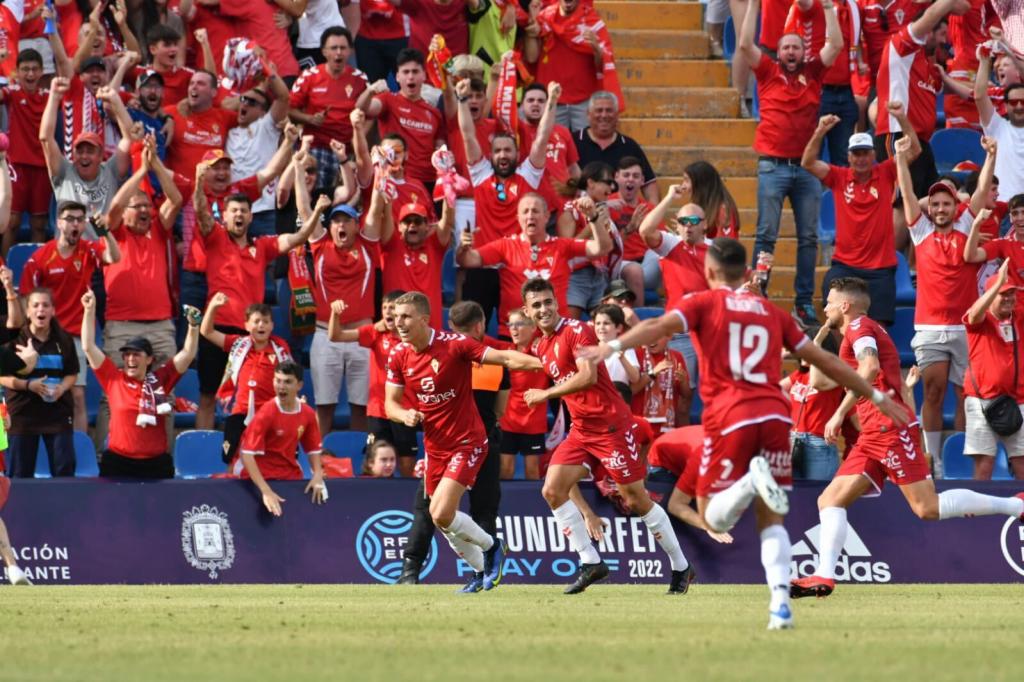 marca's tweet photo. 🎊 ¡Felicidades @realmurciacfsad! 
❤️ ¡Ascienden a #PrimeraRFEF!   

https://t.co/eOJvUhznSE

Un histórico de @LaLiga. Te lo cuenta, @Rafa9Mainez https://t.co/w49EDLH605