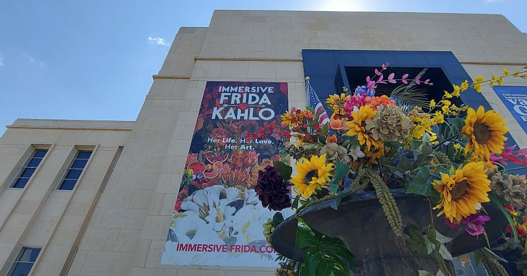 ltxvoces's tweet photo. #JuntosSiPodemosUSA #BoostUpTexas had the opportunity to be at the Immersive Frida Kahlo Experience: https://t.co/rCIHt5cufw  
Learn more about #COVID19 resources: https://t.co/PFJhcko4D7. 
#BoostUpLatinx #wolfie https://t.co/cSNH08aG4U