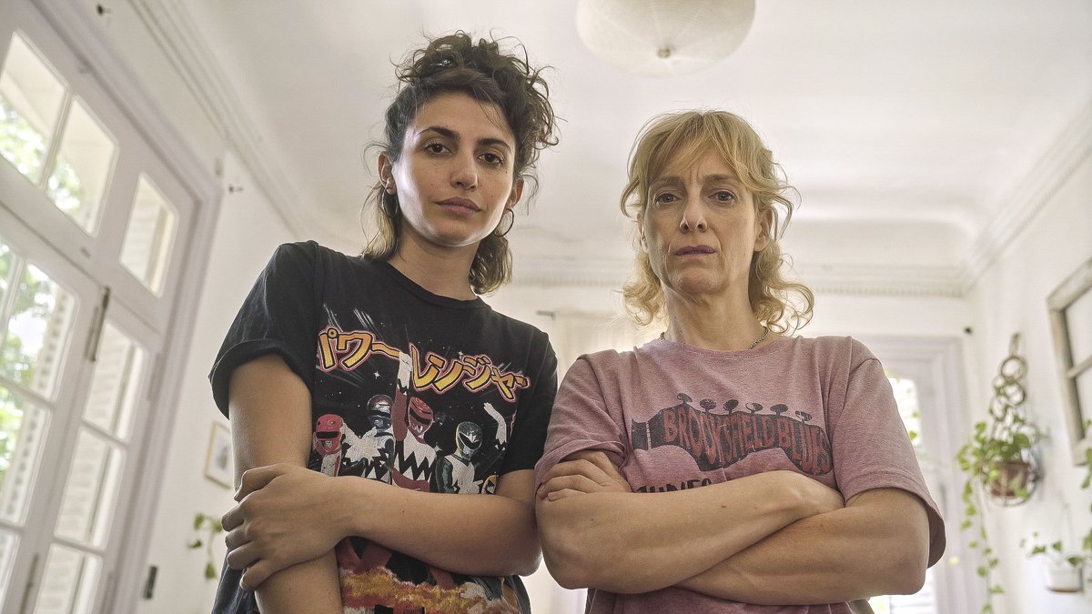 dieSeriale's tweet photo. From our OFFICIAL SELECTION we present:

This Is Not A Hotel

#dieseriale #seriale22 #webserie #festival #HessenFilm #ThisIsNotAHotel

Watch all SERIES &amp; PILOTS from our Official Selection live in Giessen from 8-13 June 2022 or on demand from 13-19 June 2022. https://t.co/nqYPdtnJTt