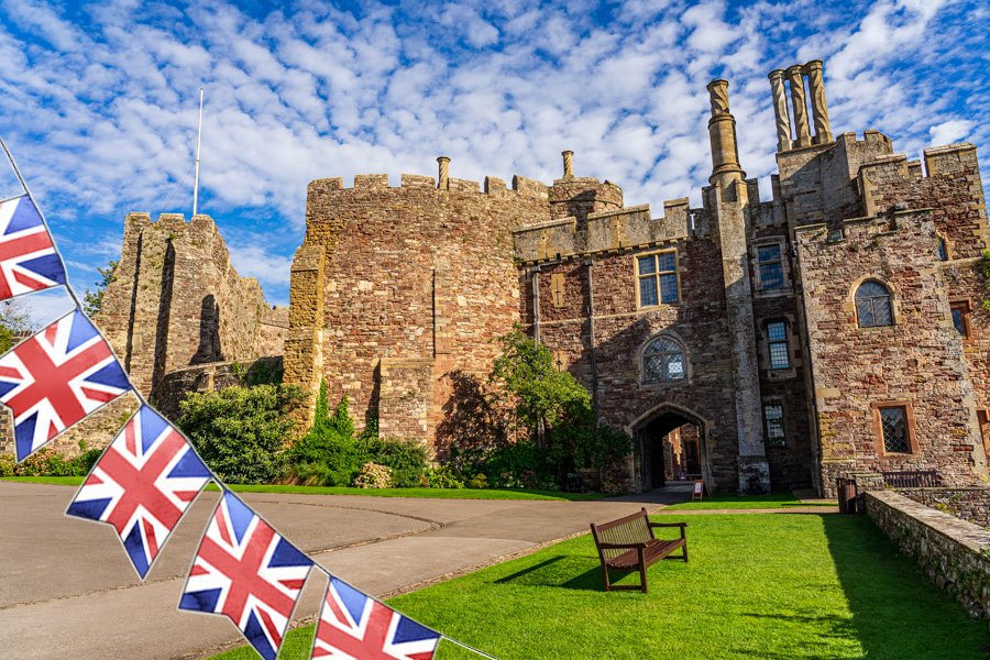 Berkeley Castle tweet media