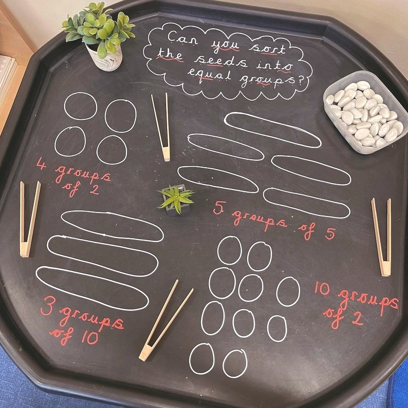 PrimaryStarsEd's tweet photo. We love seeing the creative approaches our users come up with following our maths mastery scheme 😍
Do you use tuff trays in your classroom?
#mathsmastery #masterymaths #challengecards #masterycards #challengearea #counting #equalgroups #whiterosemaths https://t.co/EMTe5us2A4