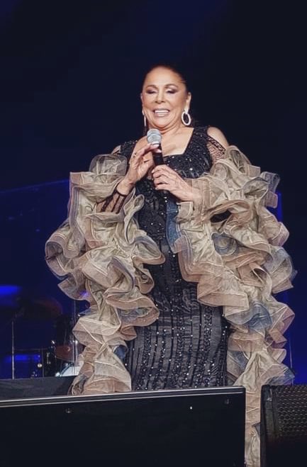 El club oficial “Hasta que se apague el sol”de chile quiere dejar en claro que ninguno de los integrantes del club  realizo dichas declaraciones que la prensa española está divulgando, que nosotros como fans jamás haríamos ese tipo de comentarios. No crean todo lo que se dice.