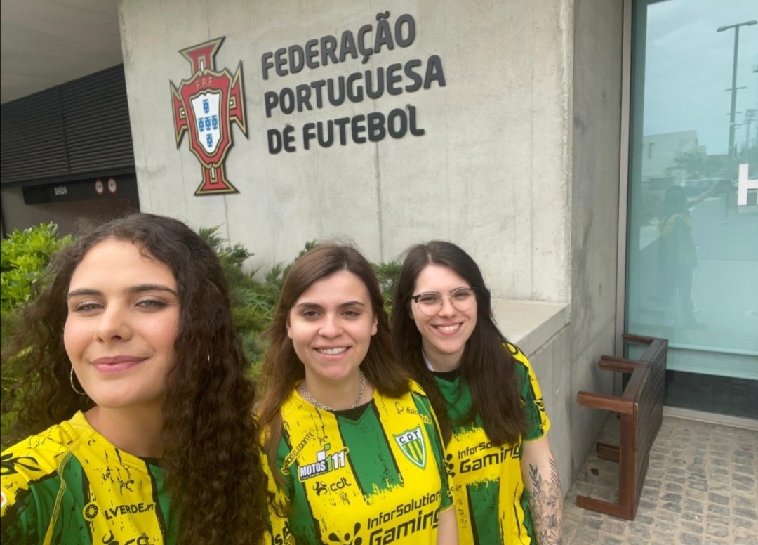 Raquel_Ty's tweet photo. Estamos na final da W Masters @FPFeFootball 🔰

Dia 23 Grande final vs @BetclicApogee @SilviaSantos_8 e
#Neuza 

@CDTeSports 🇵🇹 https://t.co/dbsO02IK0n