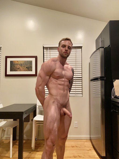 Watch YesBrawn's leaked NSFW photo on TwXstars