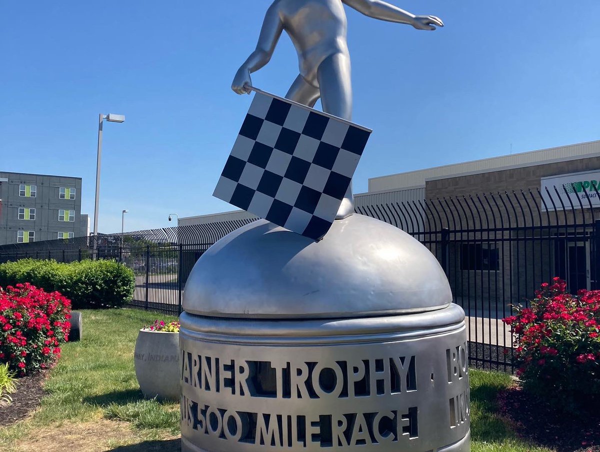 Lanne11's tweet photo. Race day @IMS https://t.co/bxSGvWeUYK