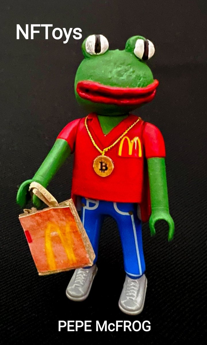 mrnovocripto's tweet photo. #NFT Which #NFToy do you prefer? #McBEAR VS #McPepeTheFROG #Bitcoin #BTC @McDonalds https://t.co/bkr9ZjbhpG