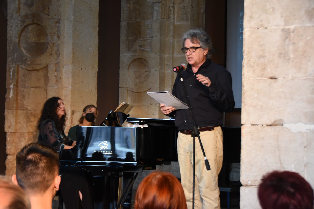 AjTorredembarra's tweet photo. 🎶 Concert homenatge a la música catalana amb intèrprets de l’associació Pianissimo i col·laboradors, sota la direcció de Diana Baker, aquesta tarda, al Pati del Castell #Torredembarra 

📷 Anna F. https://t.co/U8GJv4nh9y