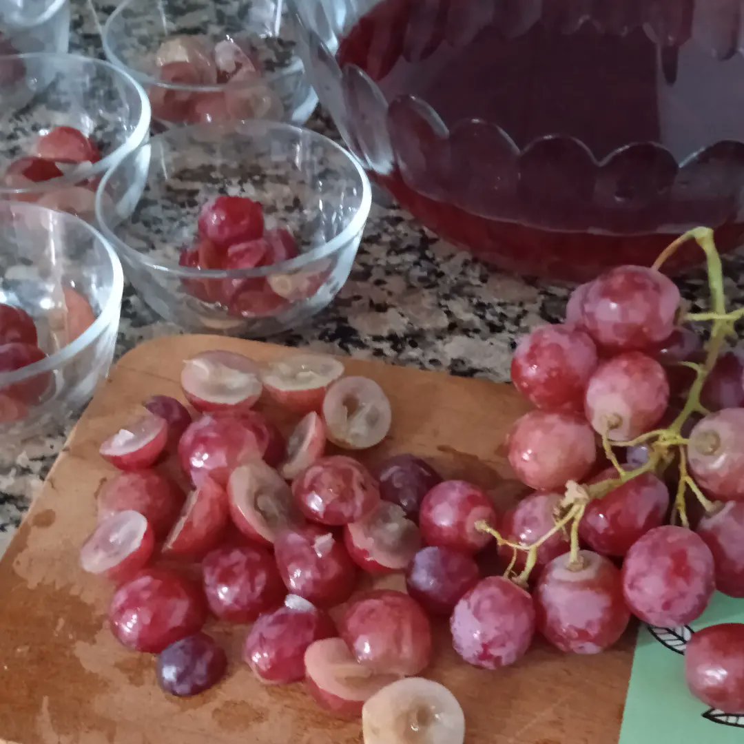 MarcelaBocco's tweet photo. Domingo en la cocina.
Las uvas, protagonistas. https://t.co/uNX97rK3my