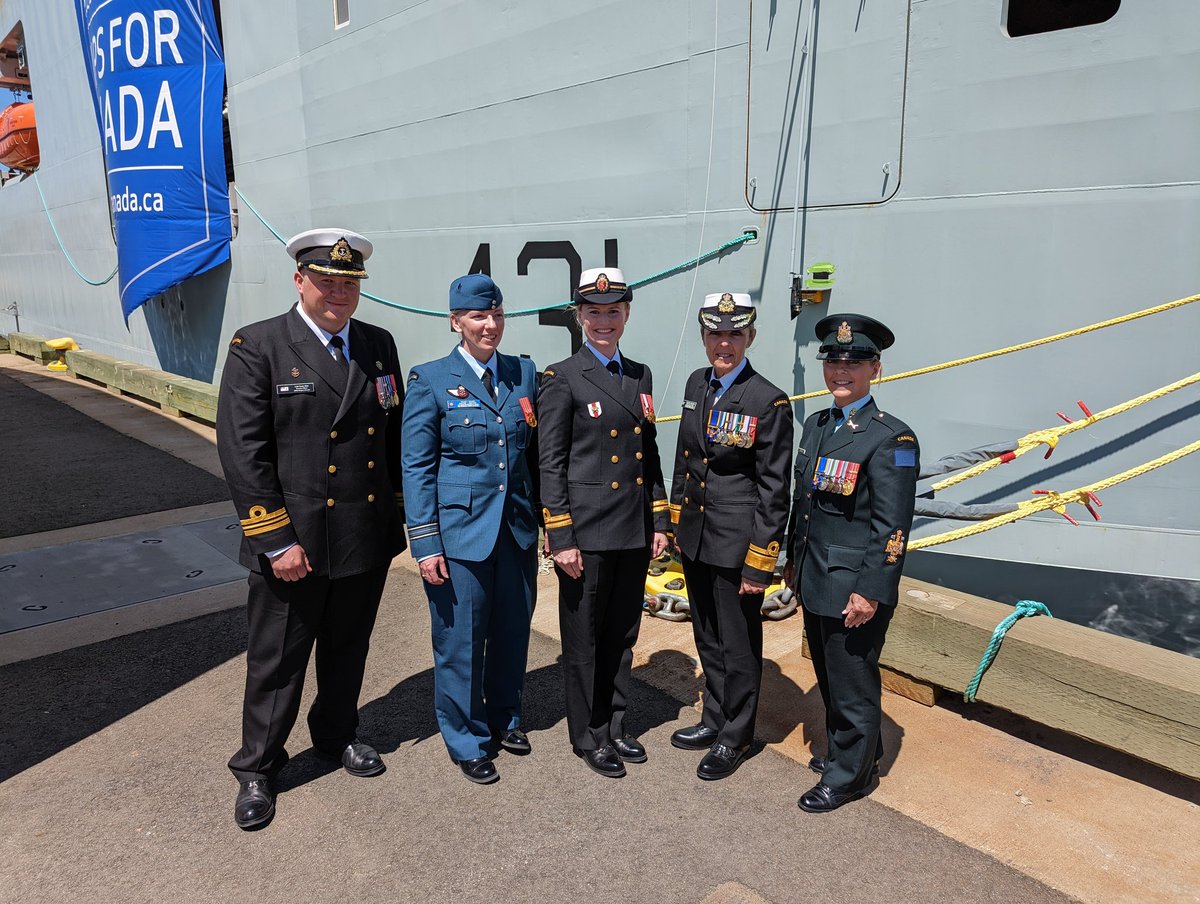 MaggieMay243's tweet photo. What a phenomenal @RoyalCanNavy day! Two Beautiful ships officially named! Congratulations to the families and crews of #MargaretBrooke and #MaxBernays !! https://t.co/KAxIGaDOu5