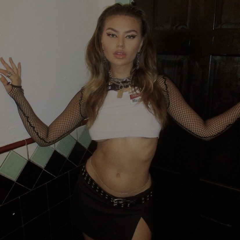 ⠀⠀⠀⠀⠀ 
⠀⠀⠀⠀
⠀     ⸻ she's a maneater, make you 
        work hard,   make you spend hard
        cause you're the one that I want ♡̵
        F O R E V E R 2 1                  2 0 2 2
  ⠀⠀⠀⠀⠀