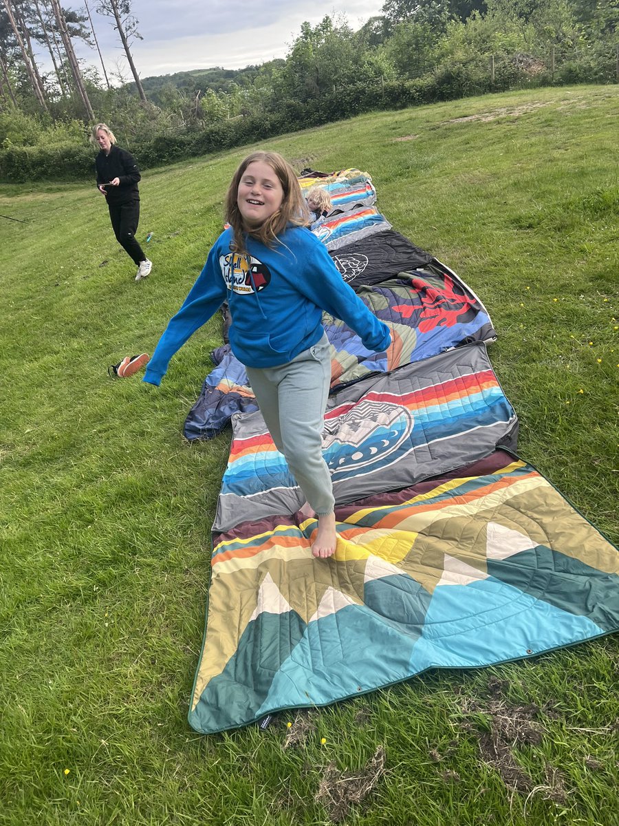 deb lowe tweet media